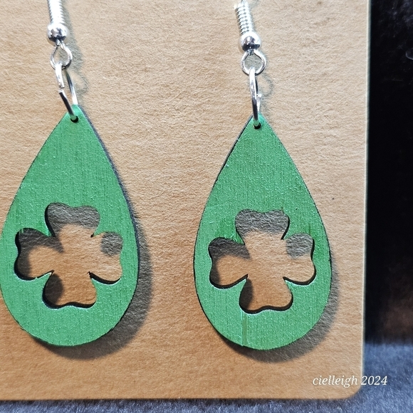 💥4 for $25💥 St Patrick's Day Earrings - Picture 2 of 4
